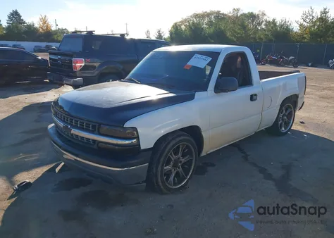 1999 Chevrolet Silverado 1500 из США, поврежденный, VIN 1GCEC14V7XZ162769